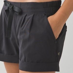 Lululemon Spring Break Away Short Size 10